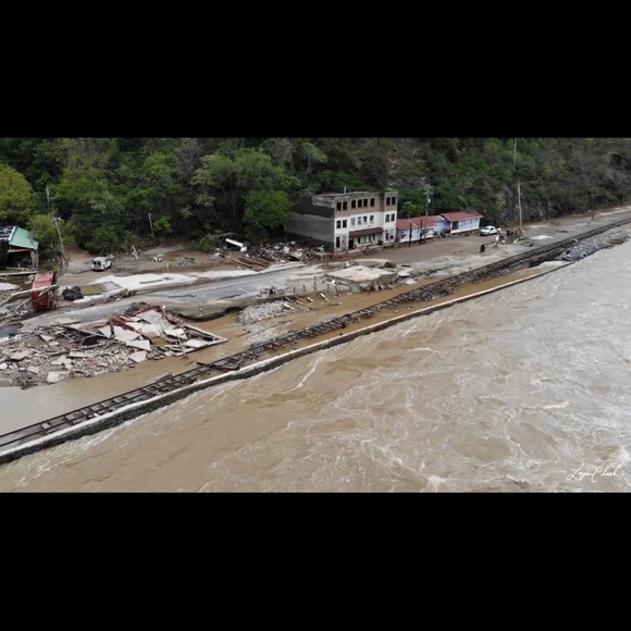 Unfortunately, Helene took my office out all of my clothes shoes and everything - Picture 3 of 3